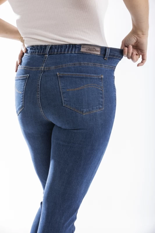 Jeans Vestibilità Regular a Vita Alta Elasticizzato